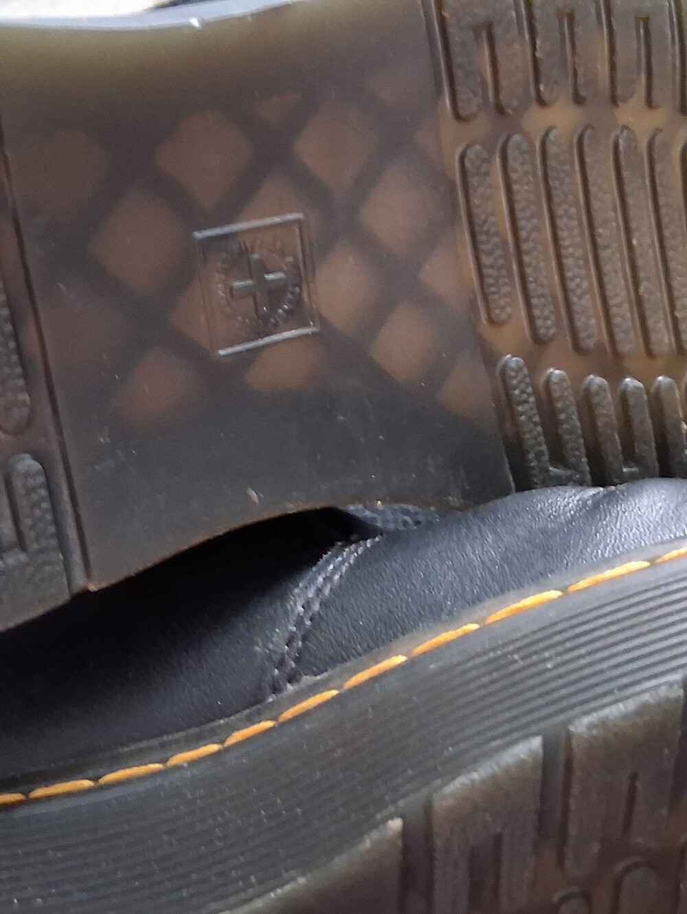 DR.MARTENS - Picture 6 of 7